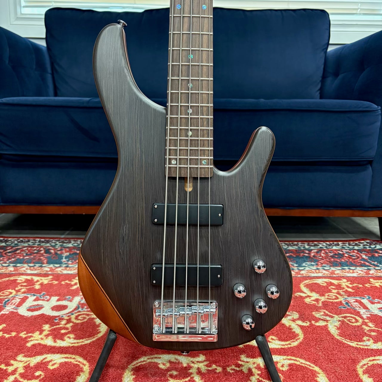 BASS GUITARS | Crossroad Music
