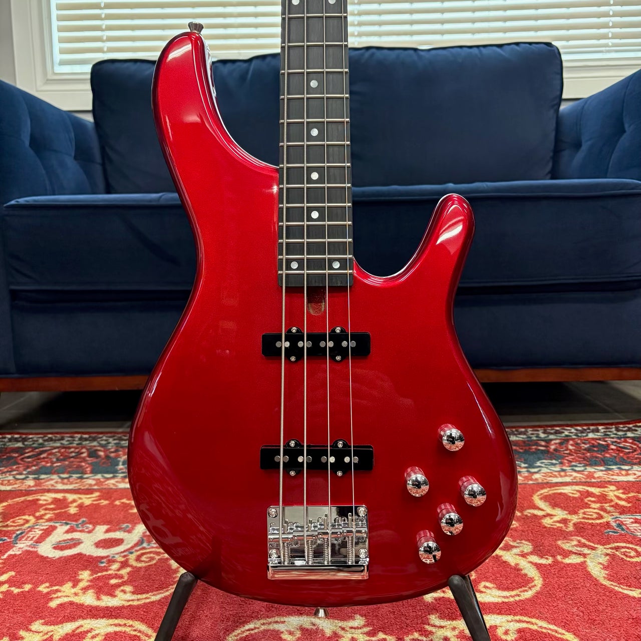 BASS GUITARS | Crossroad Music