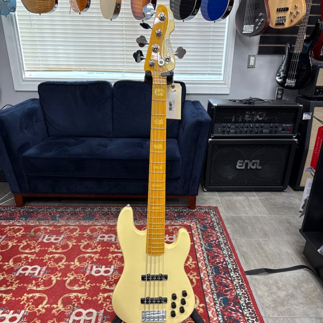 BASS GUITARS | Crossroad Music