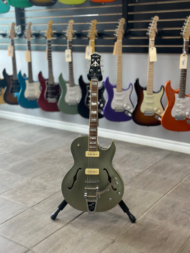 ELECTRIC GUITARS | Crossroad Music