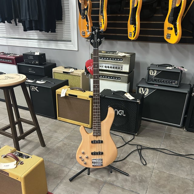 BASS GUITARS | Crossroad Music